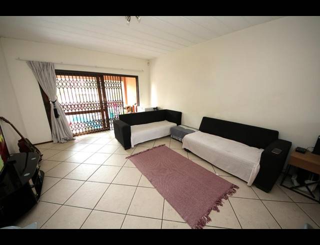 2 BEDROOM PROPERTY TO RENT IN SUNNINGHILL